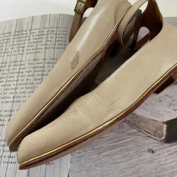 JOHN FLUEVOG Cream Colored Leather Ankle Strap Flats: Size 9; Retailed for $349! - Picture 7 of 9